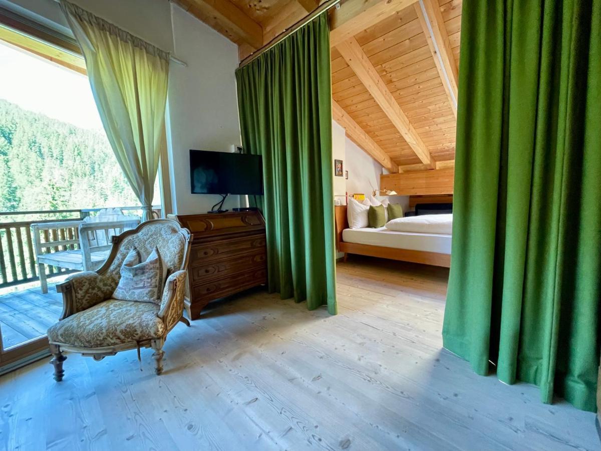 Apartments Da La Vedla Flats San Cassiano  Buitenkant foto