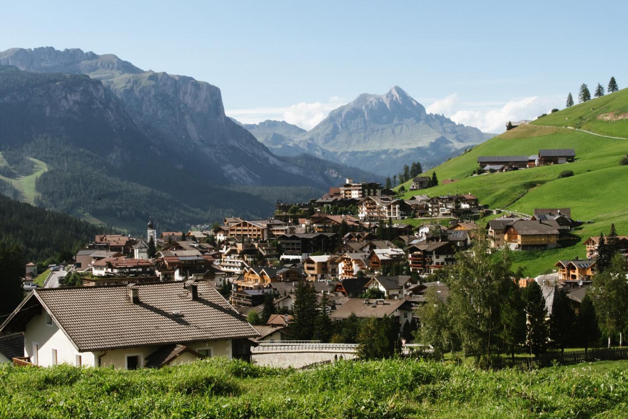 Apartments Da La Vedla Flats San Cassiano  Buitenkant foto