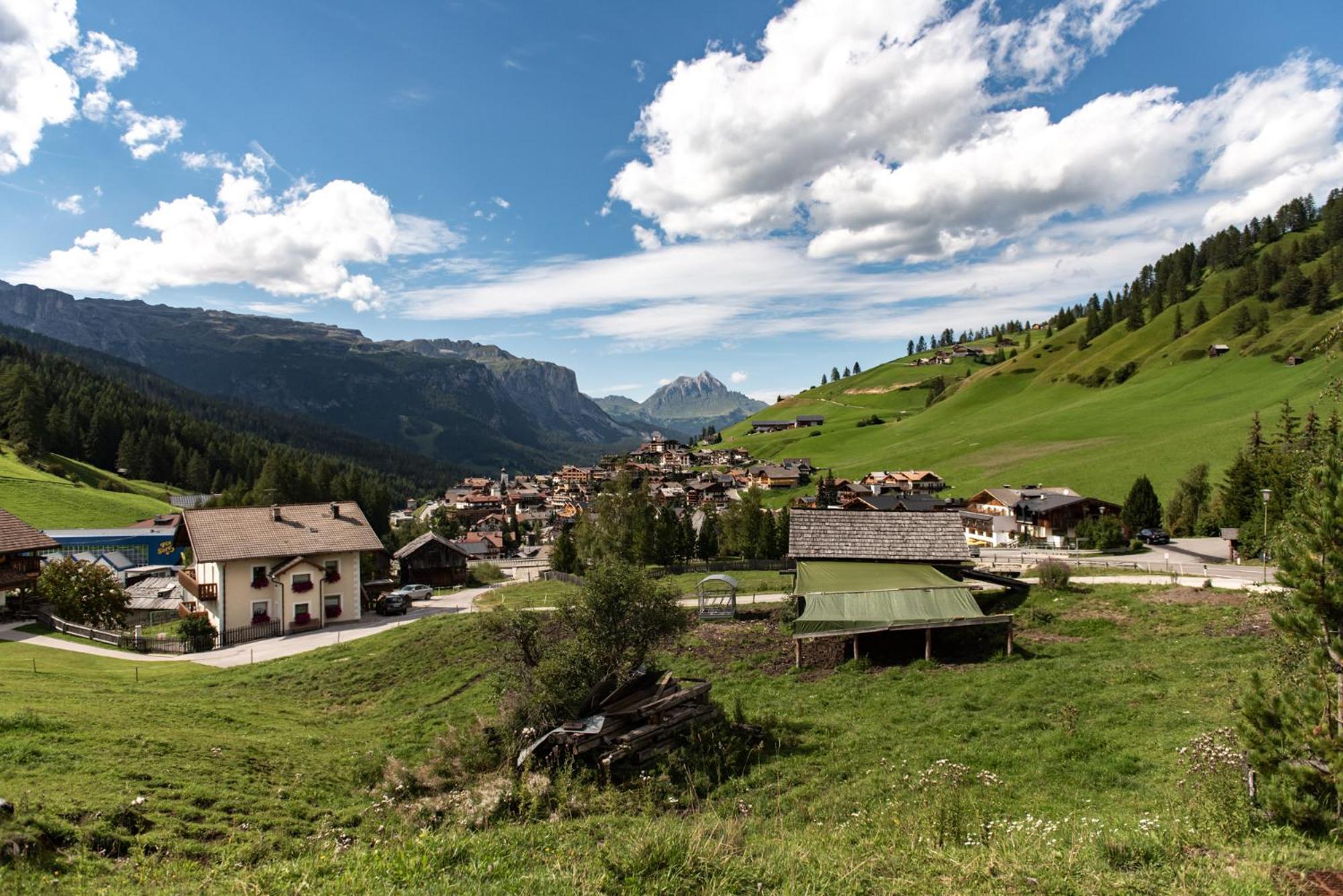 Apartments Da La Vedla Flats San Cassiano  Buitenkant foto
